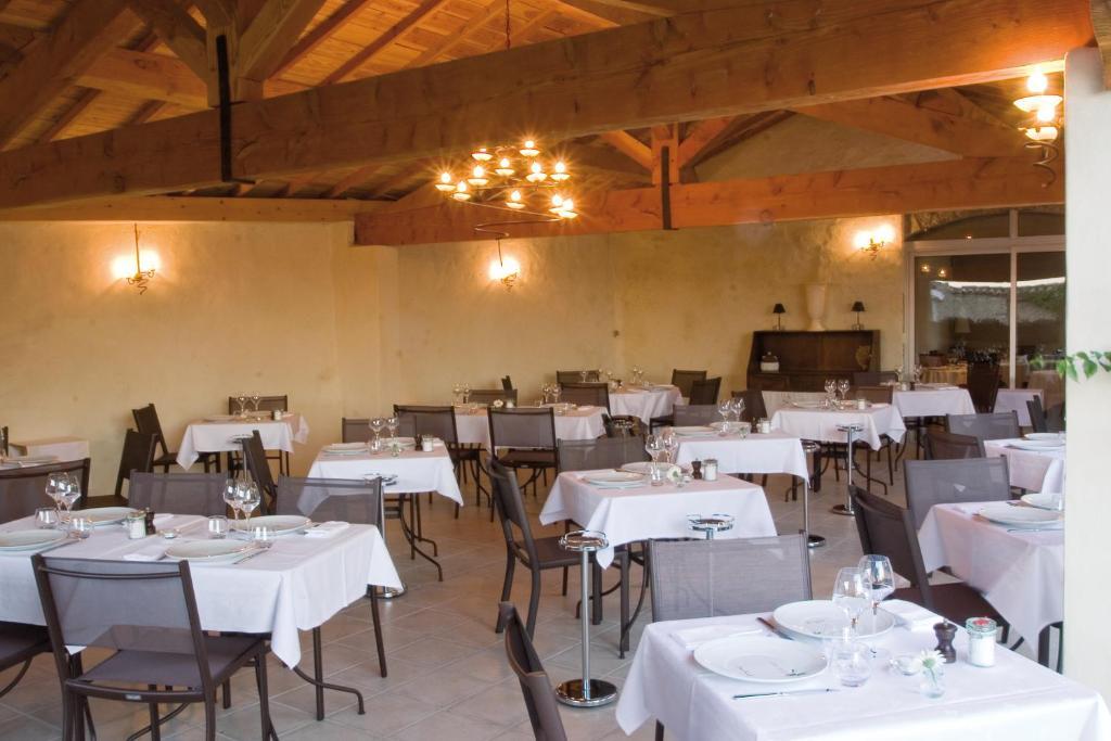 Hotel Logis Auberge Côté Jardin Lézignan-Corbières Esterno foto
