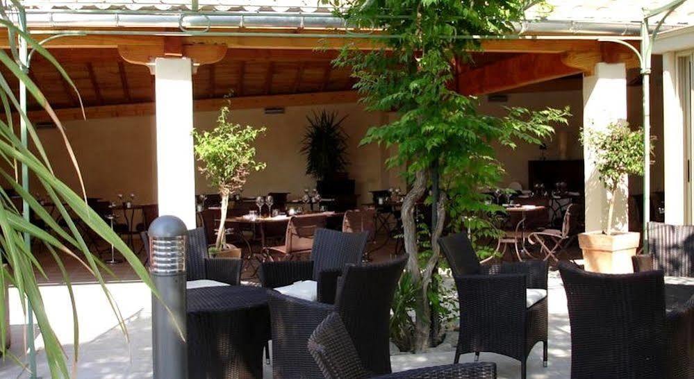 Hotel Logis Auberge Côté Jardin Lézignan-Corbières Esterno foto